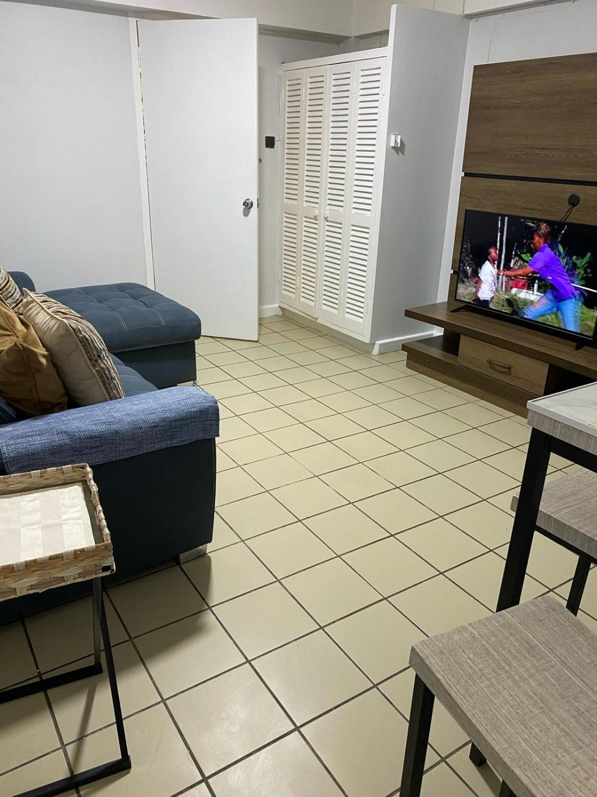 Pineapple Court Hotel Ocho Rios Dış mekan fotoğraf
