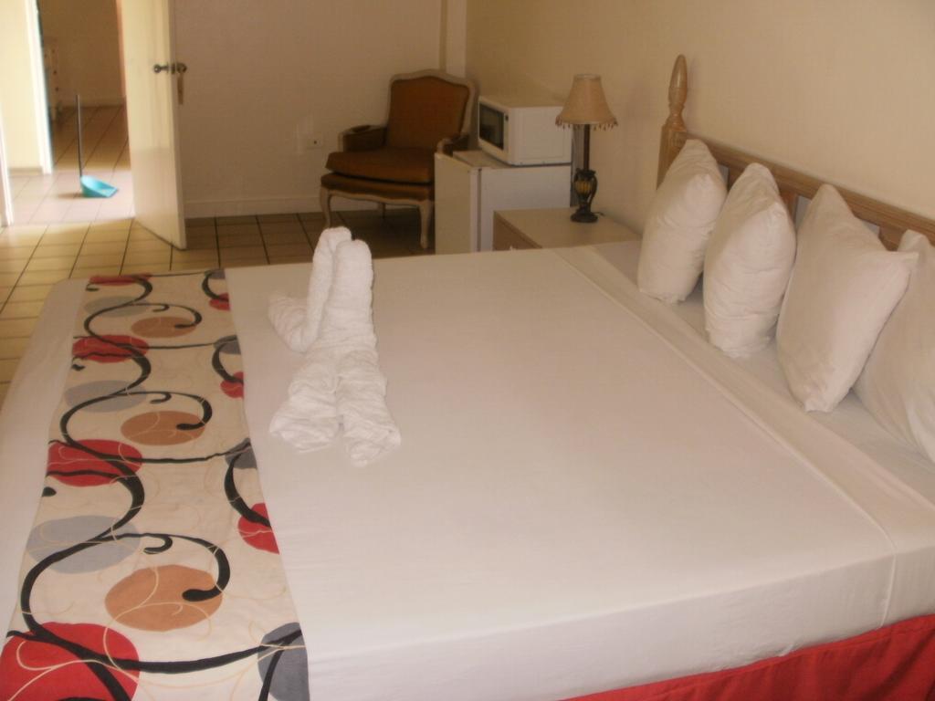 Pineapple Court Hotel Ocho Rios Dış mekan fotoğraf